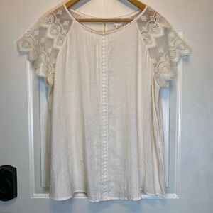 Perch by Blu-Pepper Sz 1XL Elegant Cream Lace Sleeve Women's Plus Top